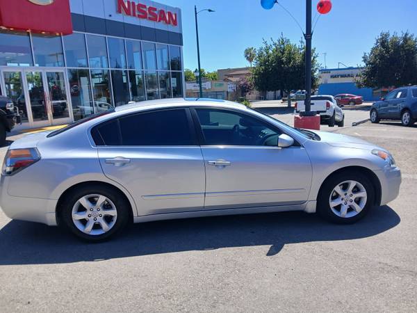 2009 Nissan Altima - $4,200 (hayward / castro valley)63654701055361121