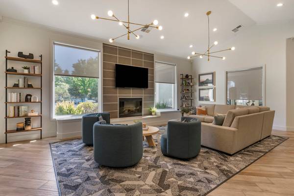 $2,998 / 2br - 1240ft2 - Recorra Hoy, Nade Esta Noche – ¡Piscina Climatizada Todo el Año Incluida! (rohnert pk / cotati)63686103141505124