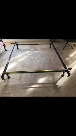 Metal bed frame - twin / full 1