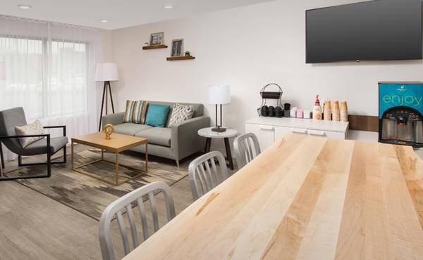 $2,044 / 1br - Must-Have Amenities at Prices You'll Love! (15637 W Valley Hwy, Tukwila, WA)63890096772867123