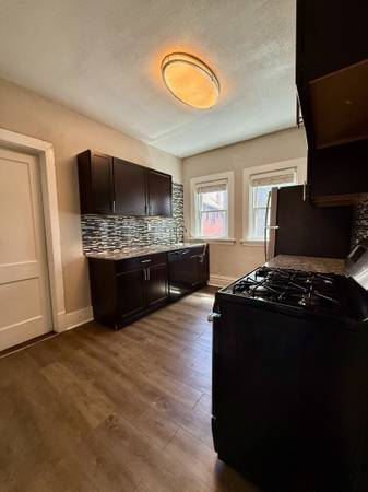 $1,595 / 3br - 1075ft2 - New Windows, Granite or Stone Countertops64013205474818120