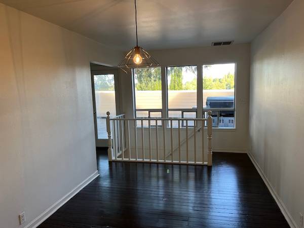 $3,950 / 2br - 1500ft2 - Elegant Two Story Owner's Unit with Nice View, in 3 Unit House (E Capitol Hill)63866941381761124