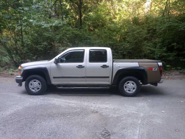 2004 GMC CANYON  WITH HARD COVER 1