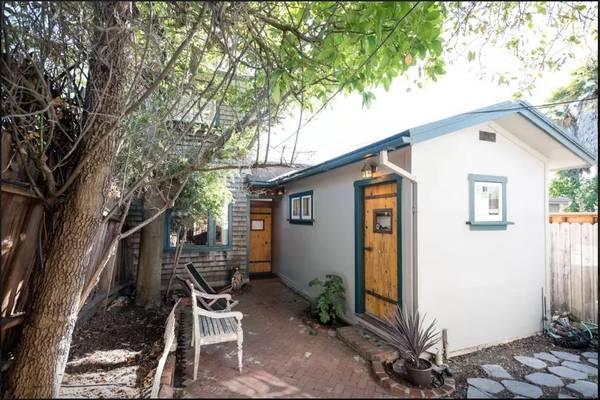 Sunny Private 1BR Loft Garden Cottage Deck w/ VIEWS 1