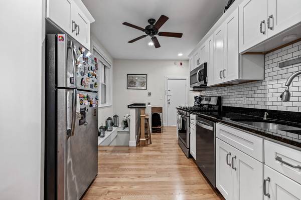 $4,500 / 3br - 1102ft2 - Stunning 3 bed / 2 bath North End Duplex Unit For Rent (North End)63931250011267121