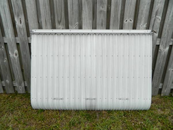 AWNING -CLAM SHELL ORIGINAL PAINT PERFECT 1