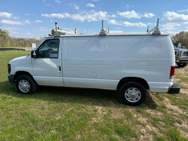 Furgoneta Ford E250 2013 - $3.900 (Woodstock)63621080484483120