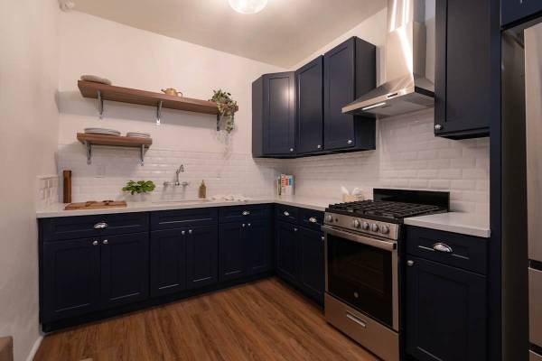 $1,799 / 450ft2 - Gabinetes de Cocina Personalizados, Edificio Histórico, Instalaciones de Lavandería (1245 Vine St, Los Ángeles, CA)63857624927235123