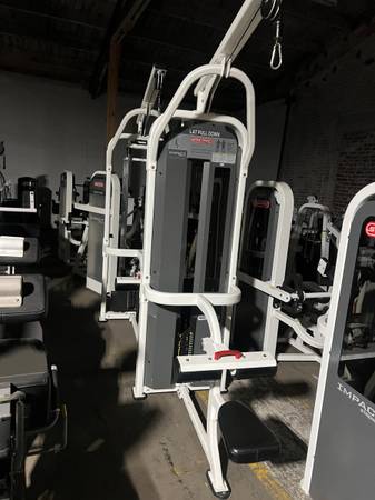 Star Trac Impact Lat Pull-down (FREE DELIVERY) 1