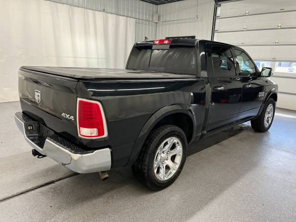 2016 RAM 1500 Laramie 4x4 - Photo 4