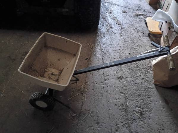 Yard Spreader 1