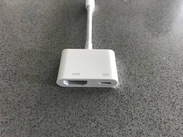 Apple Lightning to HDMI converter 1