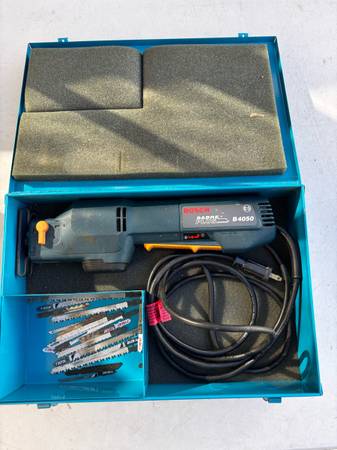Bosch B4050 Inline Jig Saw Sabre Plus Saw Variable Speed. Works great. Includes  1