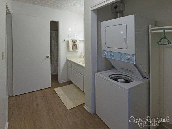 $1,390 / 1br - 621ft2 - Live Modern! 1 BR Apartment with Scenic Views + $500 Off First Month (Clovis)63798509299841124