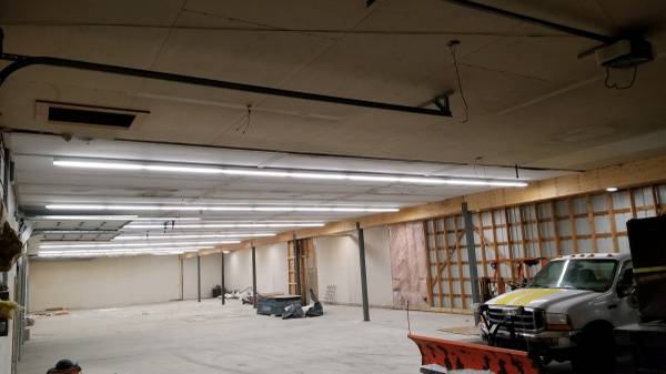 $6,000 / 1ft2 - CAR DEALERSHIP FOR LEASE TURNKEY $6000 A MONTH (NEW HAMPSHIRE)63656227696257121
