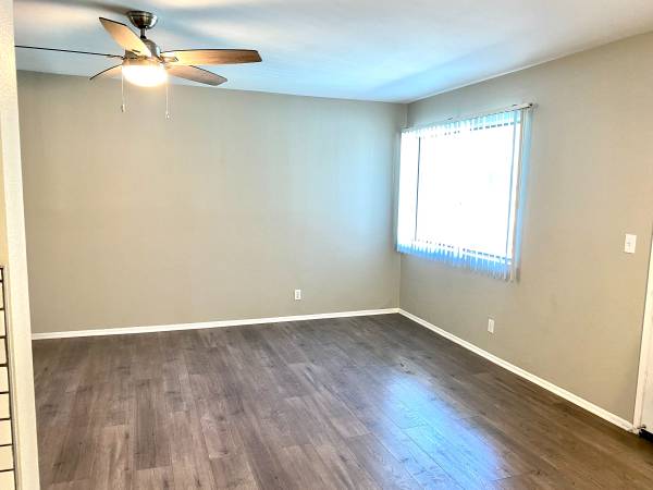 $1,795 / 1br - 750ft2 - Amazing Pool and Gym! Newly Renovated 1 Bed Unit with Private Balcony! (Van Nuys)63701204811137121