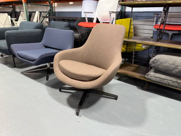 Herman Miller Geiger Saiba Fabric Swivel Lounge Chair 1