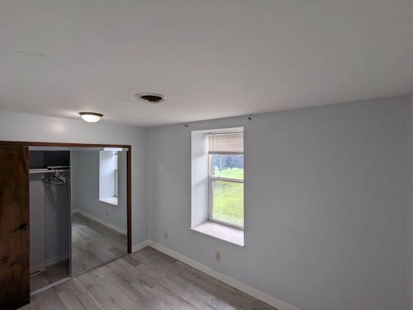 $1,200 / 2br - 900ft2 - Vida en el condado de Kouts, Indiana (kouts Indiana)64041475437058123