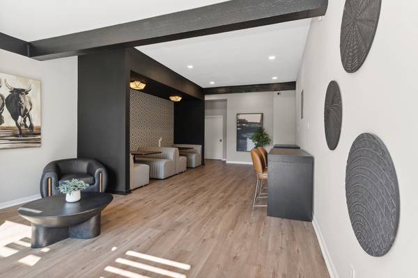 $2,925 / 2br - 1014ft2 - Public Parks Nearby, Assigned Parking, Furnished Options Available (645 Hampshire Rd, Westlake Village, CA)63668271350273120