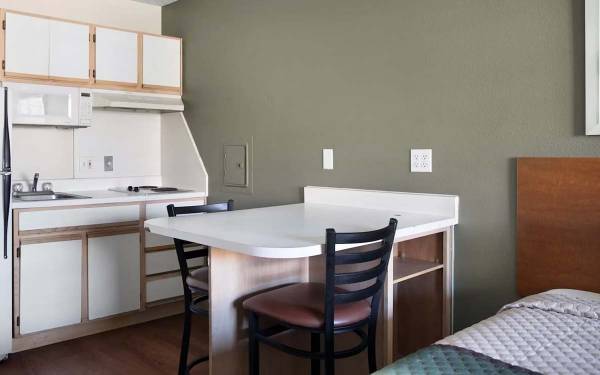 Onsite Laundry Facilities, Microwave, Stove Top 1