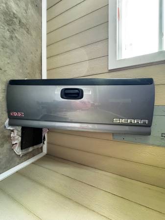 OEM Tailgate (Gray) 1