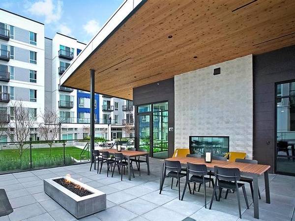 $2,455 / 2br - 971ft2 - Cozy Studio Retreat with Mountain Views63862287426561121