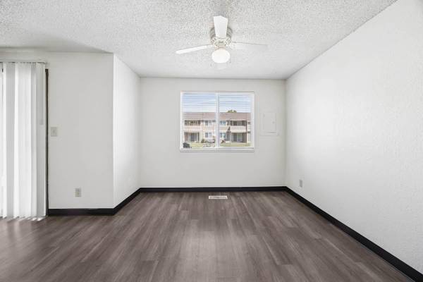 $1,349 / 2br - 1140ft2 - Gathering room, Central heat and air, Ceiling fans, Tour today (Kennewick)63895804078338124