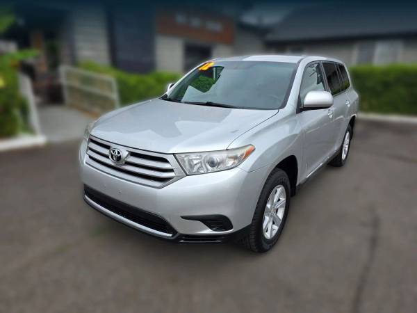 2012 Toyota Highlander - Financing Available! Carfax, come see us toda 1