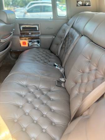1991 Cadillac Brougham d'Elegance - $7,500 (Pasco)63470423228033122