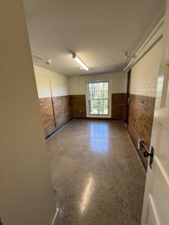 $300 / 200ft2 - Quiet and Unique Small Office Space Available!! (Somersworth)63931654851203124