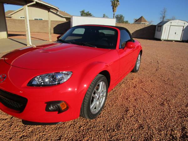 2015 Mazda Miata MX-5 Convertible 11,000 ORIGINAL MILES! - $19,500 (Glendale, AZ)63616969731969122
