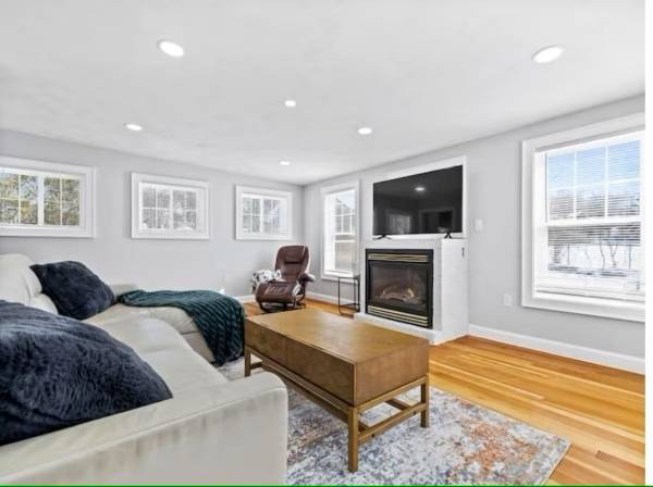 $3,100 / 4br - 4BR SF-House near Alewife, Harvard, MIT, Tufts - Parking! (Arlington Heights)63856338150659122