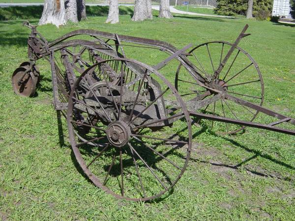 Side Delivery Hay Rake 1