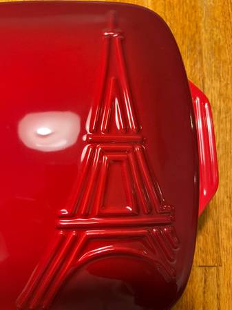 Le Creuset Casserole Dish Eiffel Tower Collection-New - $100 (Bothell)63471359104513121
