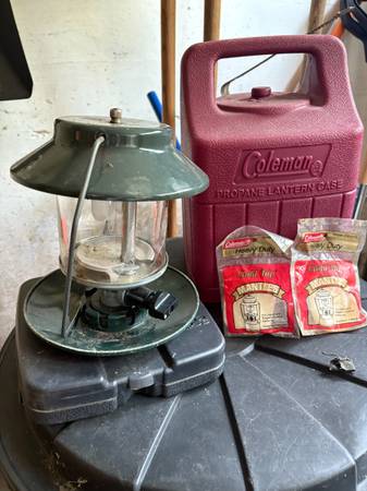 Coleman Propane Lantern with Carrying Case 1