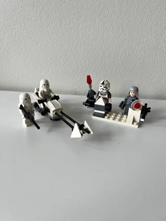 Lego Star Wars snow trooper battle pack #8084 1