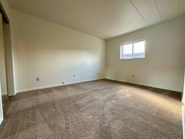$1,050 / 2br - Amazing 2 BR Apartment in Desirable Plum Location! Heat Included!!! (Plum/Monroeville/Boyce Park/ Plum Borough)64013370197251124