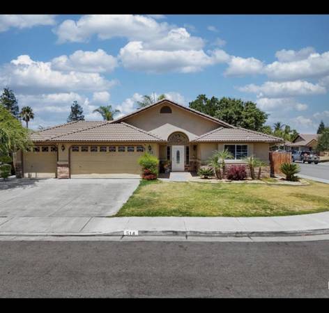 Corner Lot 1
