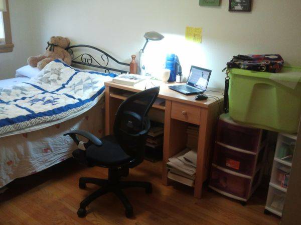 $880 / 3br - Habitación acogedora con baño privado para mujer (Fresh Meadows)63874740650371120