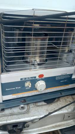Kerosene heater like new super great condition get the summertime price 1