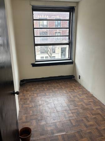 ARTIST /WORK SPACE many uses  $800&600 (4403 N Sheridan rd)63844235743491124