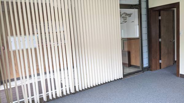$1,200 East Arlington commercial space / HEAT INC/ On busline (Arlington)63863137541763122