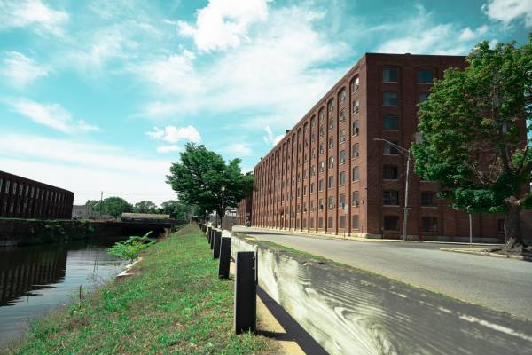 Artists/Makers--Large Studio with Sink 1