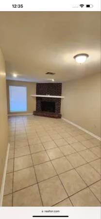 $1000.00 / 2br - 1128ft2 - Amplio apartamento en alquiler con piso de madera, azulejos y chimenea63902820417538121
