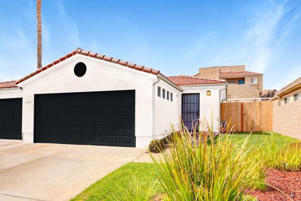 $2,699 / 2br - 971ft2 - 2 BD, Easy Access to Freeways, in Santa Clarita CA (Santa Clarita)63700899577985121