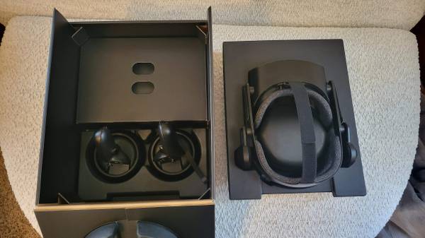 HP Reverb G2 v2 - PCVR HMD - $150 (Sauk City or Middleton)63471316841475124
