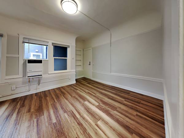 $1,895 / 1br - Cozy 1-Bedroom, Quick Access to Bart and Highways 580 & 24! (oakland lake merritt / grand)63873332664065123