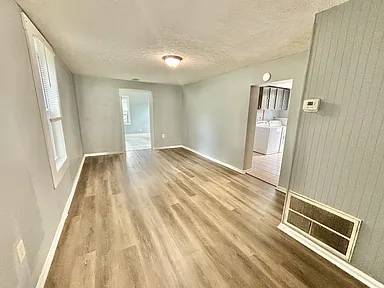 $1,290 / 2br - 925ft2 - HOUSE FOR RENT AVAILABLE (hazelwood)64008828720257123