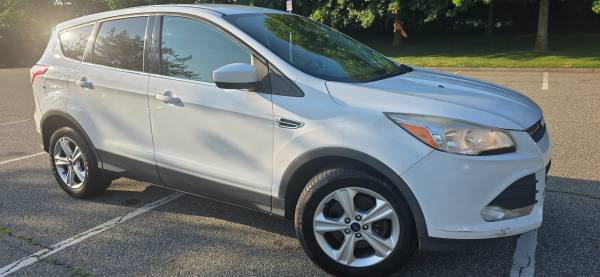 2013  FORD ESCAPE SE AWD 130K MILEAGE GASOLINE SAVER - $1,900 (Staten Island)63654714170497121