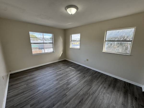 $1,000 / 1br - Convenient Location!1BR/1BA Zephyrhills Apartments NO APPLICATION FEE! (Zephyrhills)63991227823875122